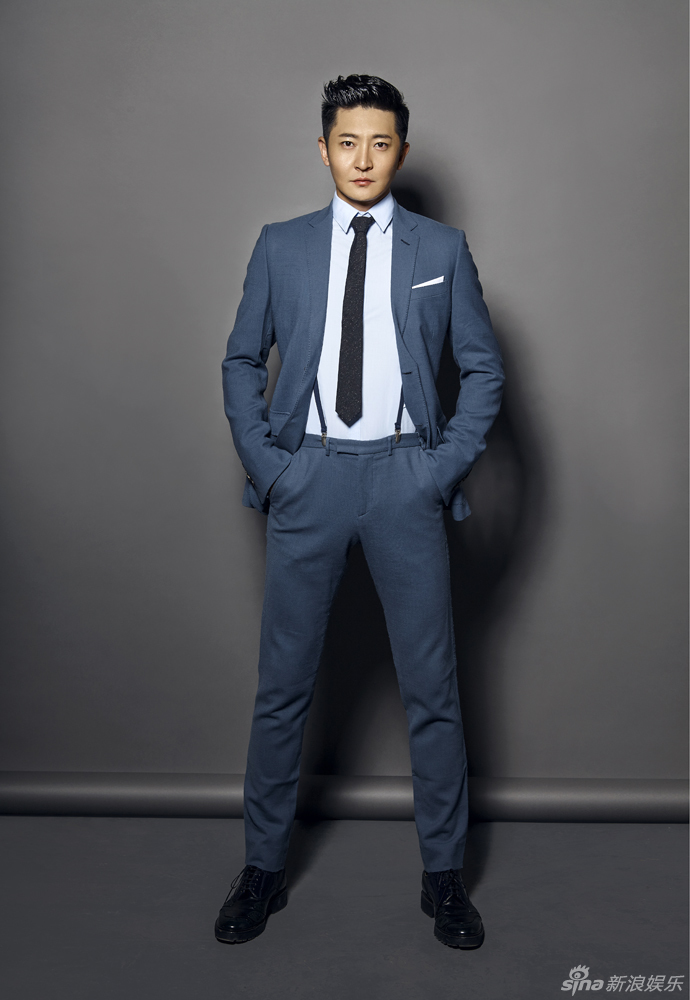 组图:郭京飞曝帅气写真 西装革履露熟男气质_高清图集_新浪网