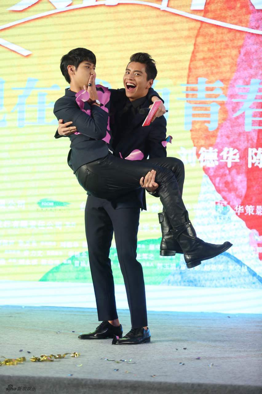 组图:《我的少女时代》发布会现男男公主抱!_高清图集_新浪网