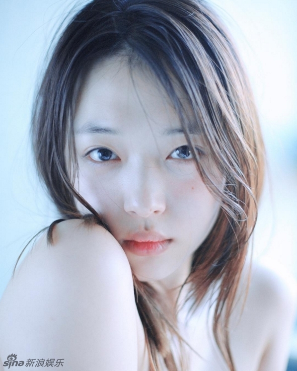 组图:韩星雪莉写真变日系美少女 扭捏秀美腿_高清图集_新浪网