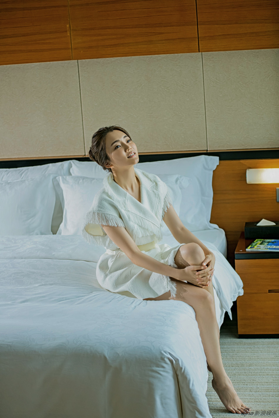 刘芊含杂志大片 别样纯白气质清新可人_高清图集_新浪网