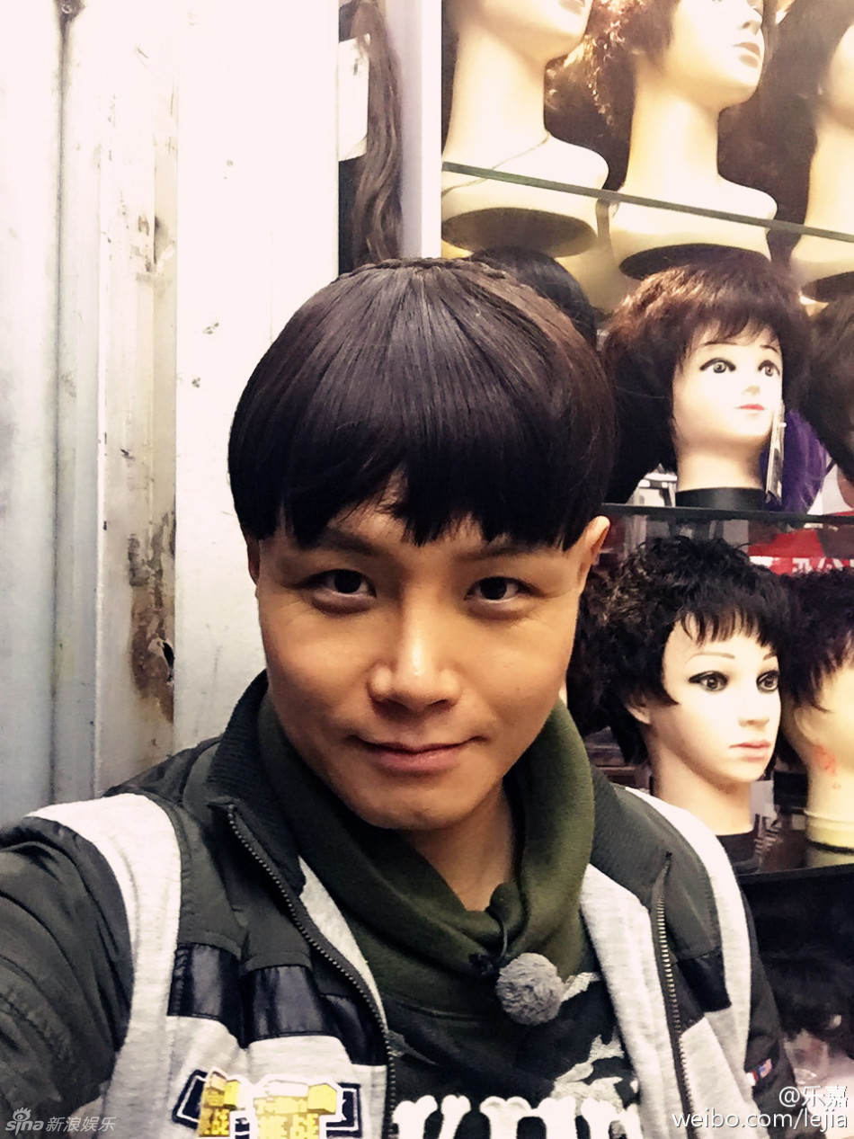 乐嘉戴假发搞笑 撞脸陈思诚被调侃丑美