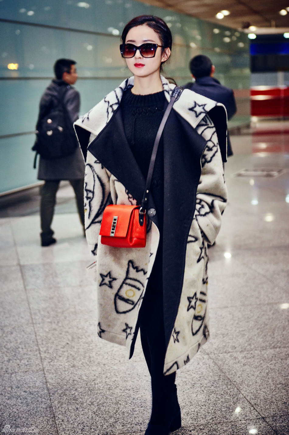 赵丽颖机场街拍
