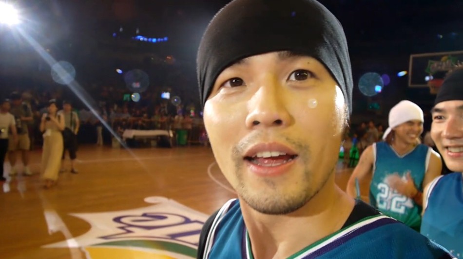 周杰伦球场大头照笑容魔性