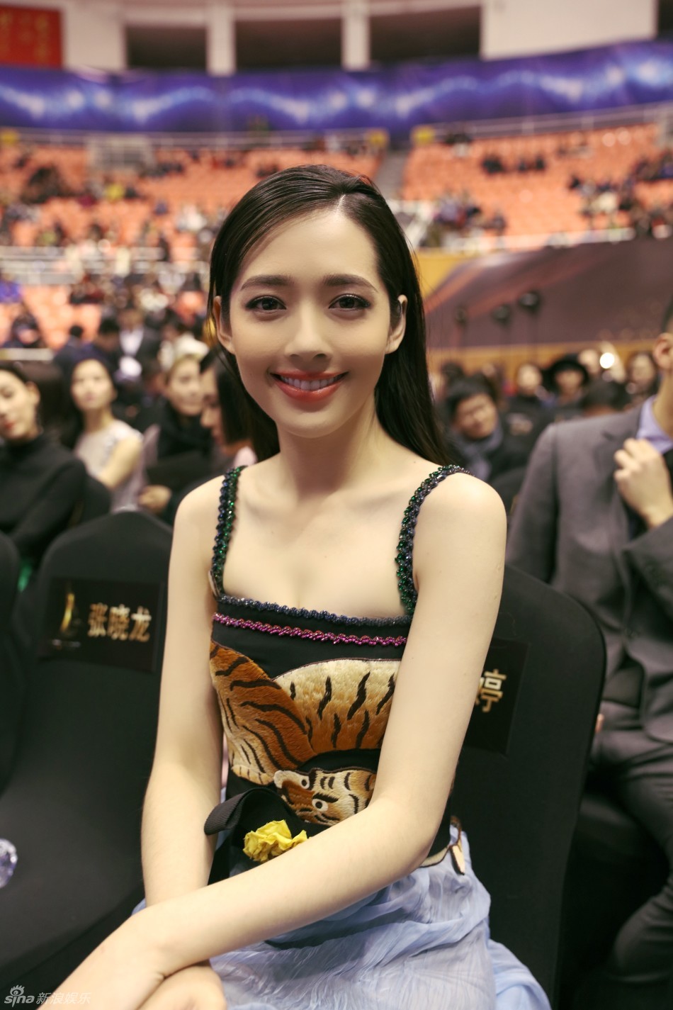 组图:郑恺回应发飙传闻 姚晨倪妮现身优雅妩媚_高清图集_新浪网