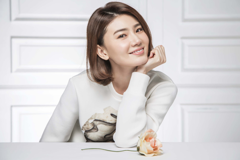 组图:刘冬曝最新冬日写真 造型清纯甜美如初恋_高清图集_新浪网