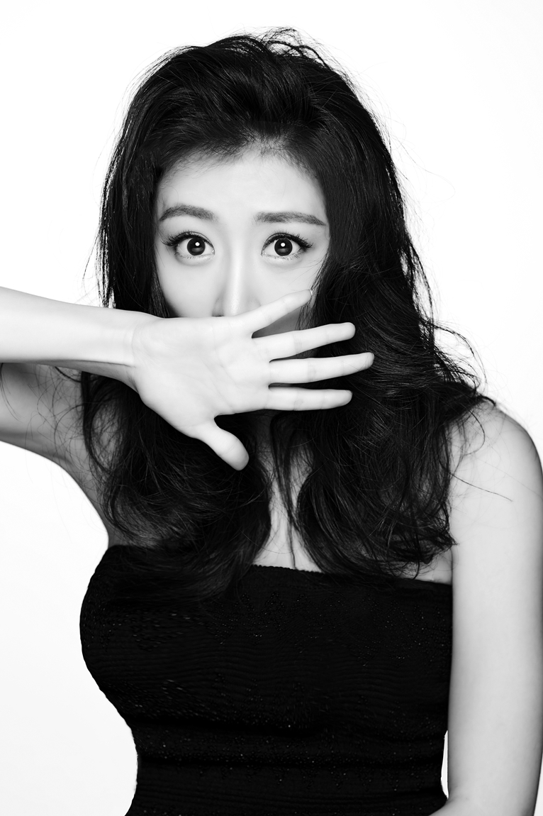 组图:毛俊杰曝最新黑白大片 俏皮可爱灵气动人_高清图集_新浪网