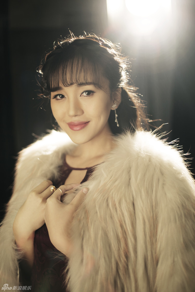 组图:郭露文冬季大片曝光 尽显时尚优雅气质_高清图集_新浪网