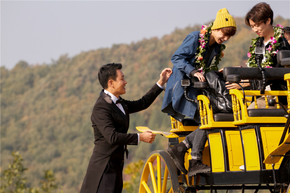 组图:赵薇胡军空降《一年级》 袁姗姗失望痛哭_高清图集_新浪网