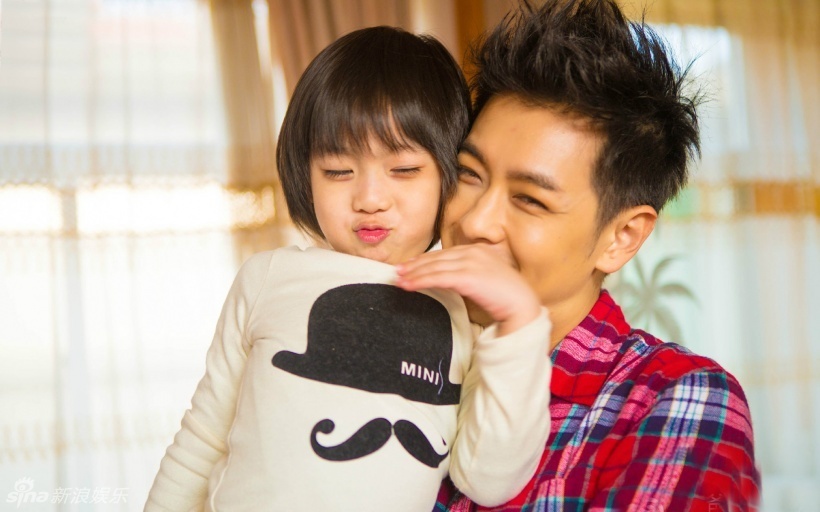 林志颖喜得双胞胎 和三个儿子享亲子时光