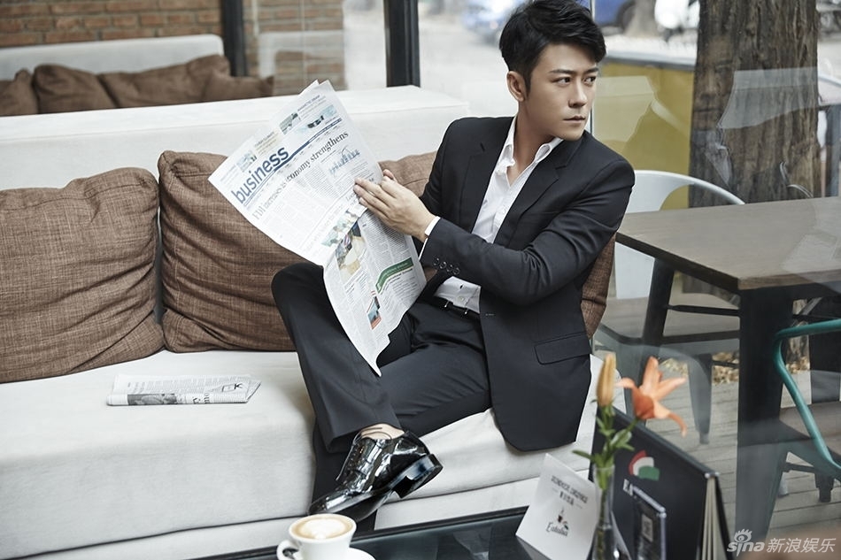 组图:林申最新街拍曝光 优雅闲适绅士范儿十足_高清图集_新浪网