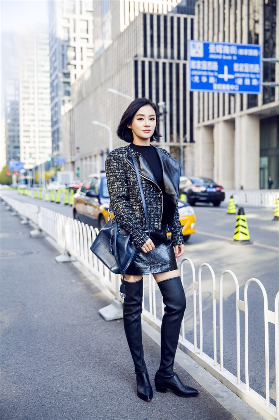组图:袁姗姗全新街拍气场全开 满屏都是大长腿_高清图集_新浪网
