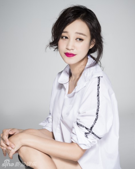 组图:梁椰雯慵懒写真曝光 灵动俏皮尽显熟女美_高清图集_新浪网