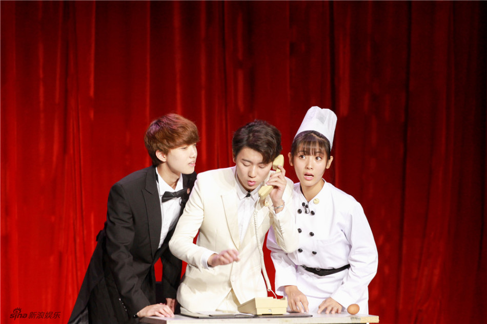 新浪娱乐讯 本周六,《一年级》大学季三轮甄别"危机"如约来袭,还有