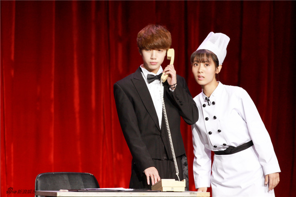 新浪娱乐讯 本周六,《一年级》大学季三轮甄别"危机"如约来袭,还有