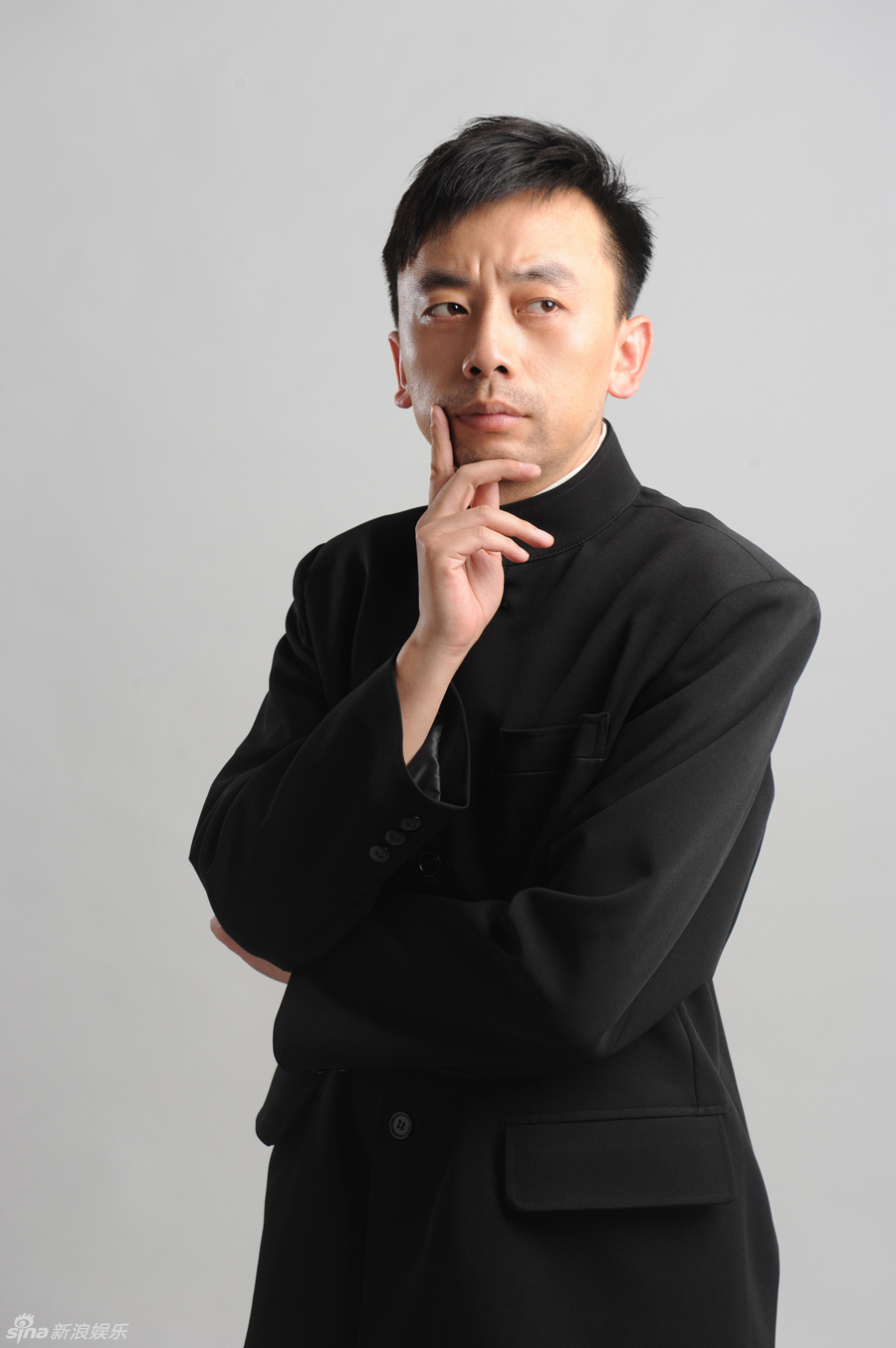 组图:宋庆中山装写真曝光 表情多变满是戏感_高清图集_新浪网