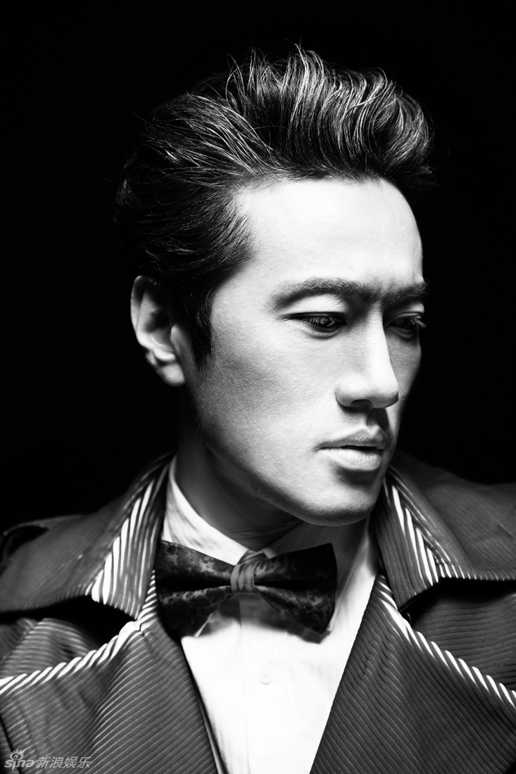 新浪娱乐讯 近日,演员朱刚日尧曝光一组经典复古大片,一个个生动张力