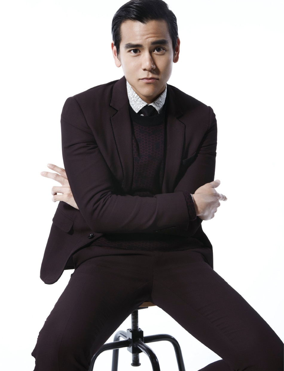 新浪娱乐讯 年终将至,盘点彭于晏这一年12本杂志照片,从冷峻型男到