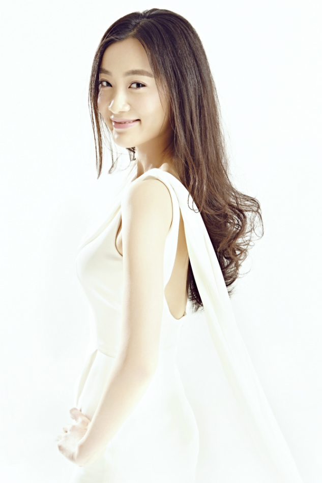 徐梵溪笑容甜美