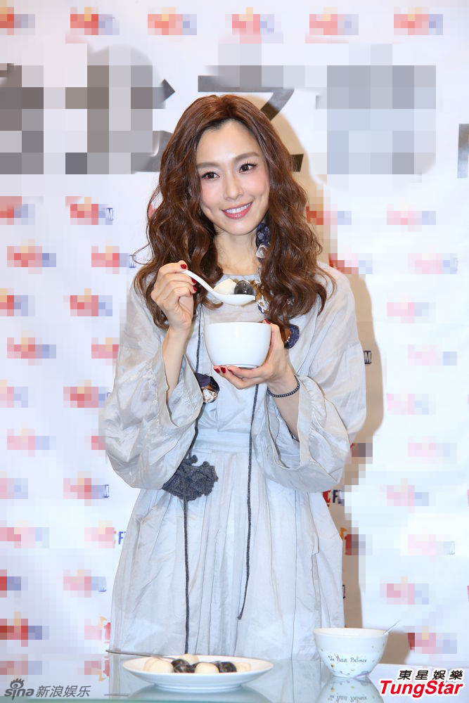 新浪娱乐讯 "范范"范玮琪睽违3年多再度发行新专辑,21日来台北某电台