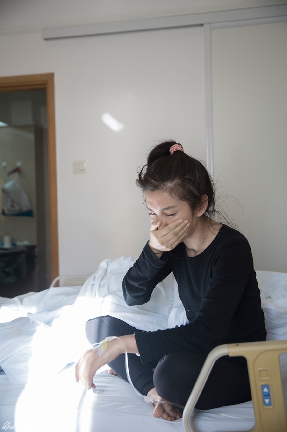 组图:李冰冰住院期间咳血痛到哭 粉丝心疼太拼_高清图集_新浪网