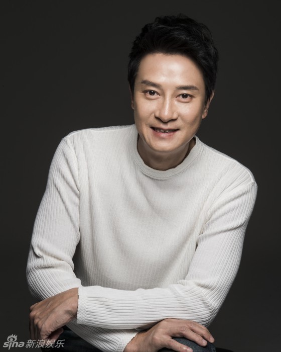 组图:刘锡明黑白写真大片 低调沉稳显熟男本色_高清图集_新浪网