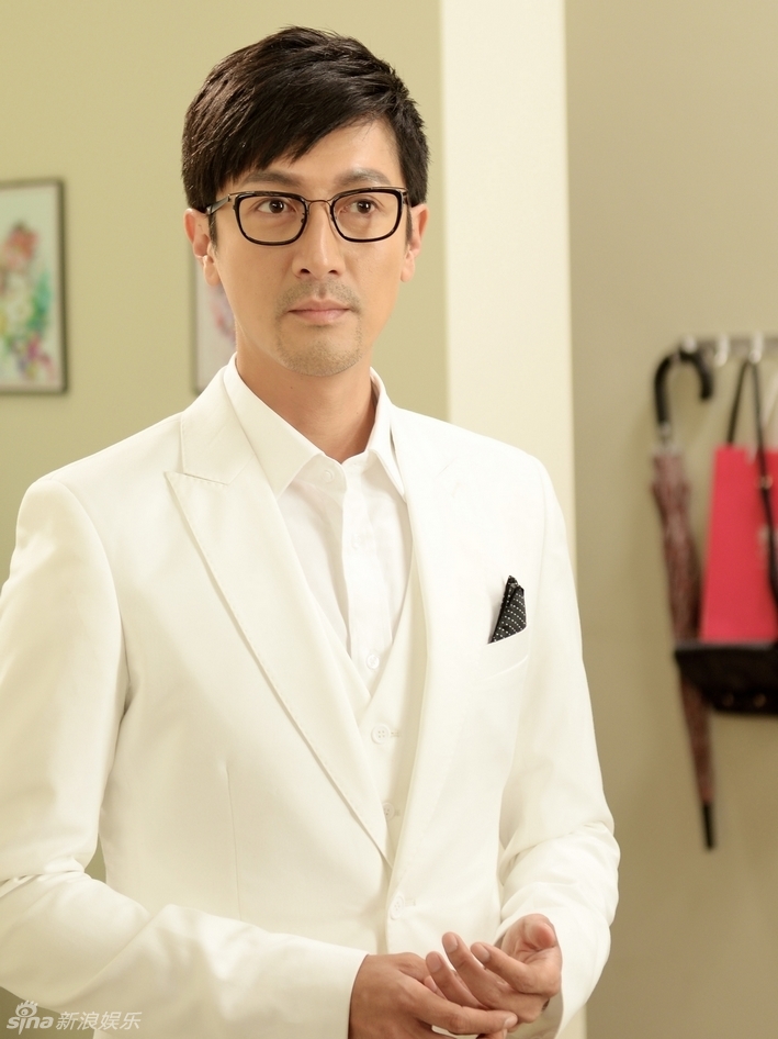 组图:张鲁一眼镜造型盘点 网友热评沉静儒雅_高清图集_新浪网