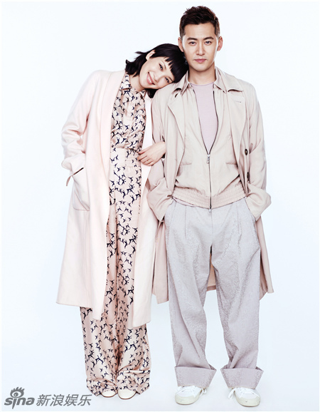 作为魏巍佟晨洁婚后首次合作,片中夫妻二人穿撘淡化圣诞节日元素,更