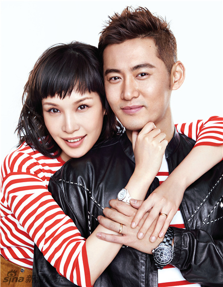 作为魏巍佟晨洁婚后首次合作,片中夫妻二人穿撘淡化圣诞节日元素,更加