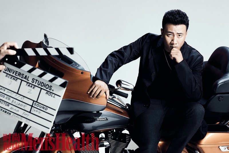 组图:胡军曝圣诞机车大片 硬汉路上的骑士精神_高清图集_新浪网