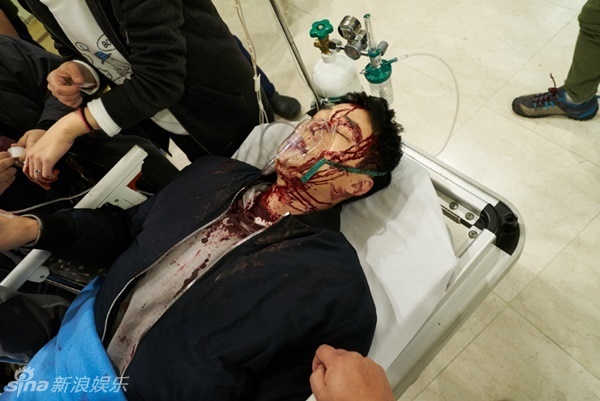 组图:《venus》苏志燮满脸血进急救室