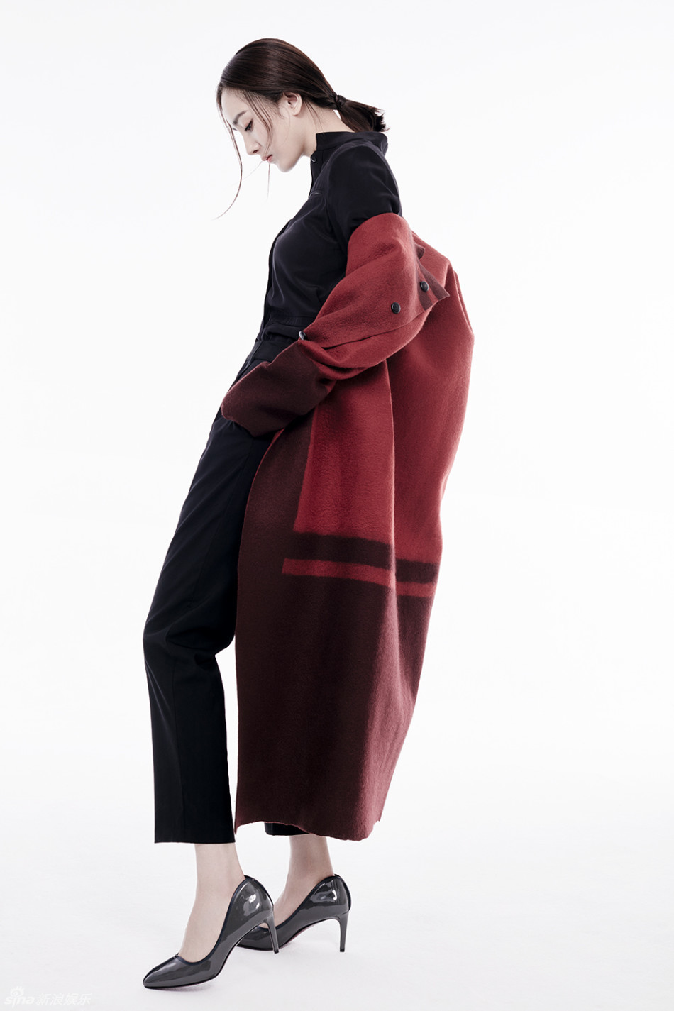 能载250吨导弹飞驰 森碟变滑板少女 腿长笑容灿烂 继续左滑进入下一