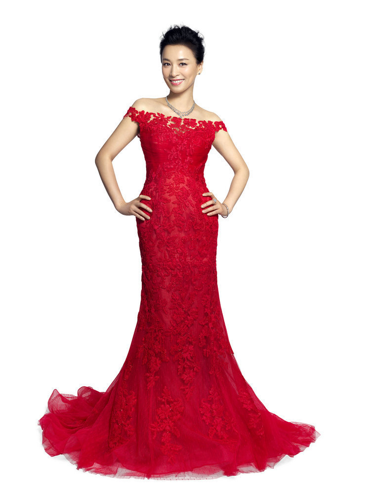 张庭红裙写真尽显高贵优雅