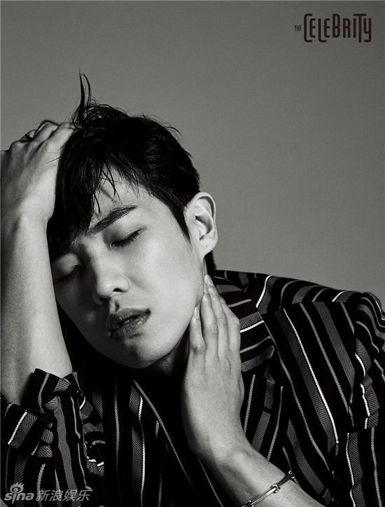 组图:韩星李准突破尺度拍写真 半裸露背男人味_高清图集_新浪网