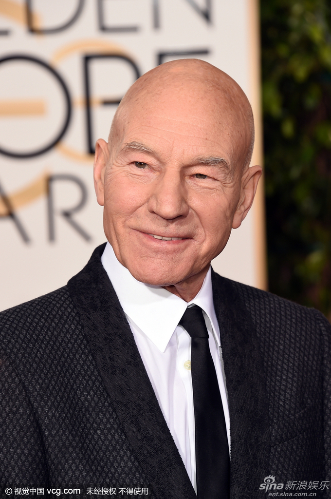 第73届金球奖红毯女星斗艳 男星拼帅