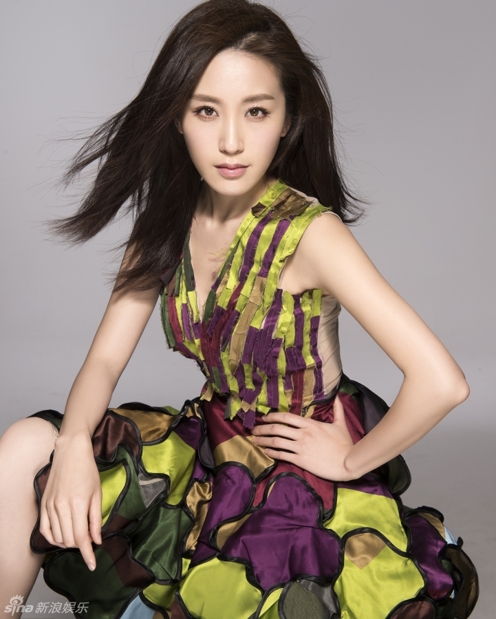 周毅最新写真 [4p]