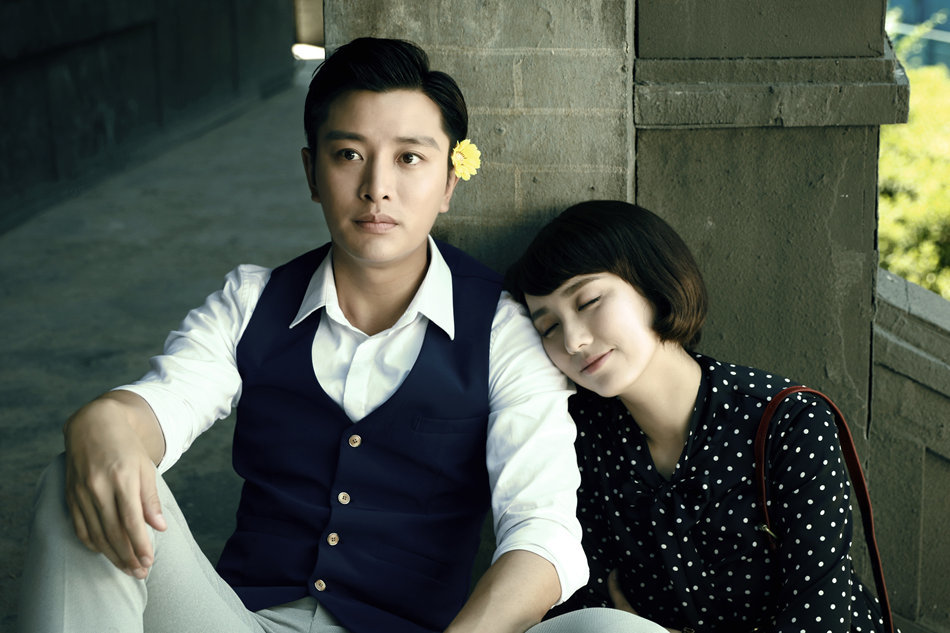 吕一靠在贾乃亮肩上