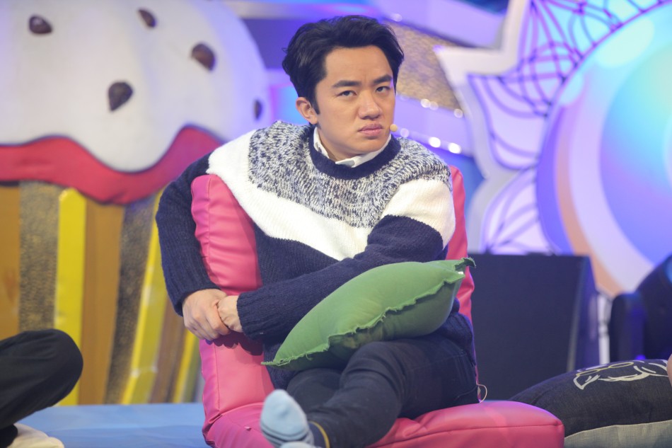 综艺 > 正文本周四《四大名助》,王祖蓝遇毒舌嘉宾,被直接嘲讽"腿太短