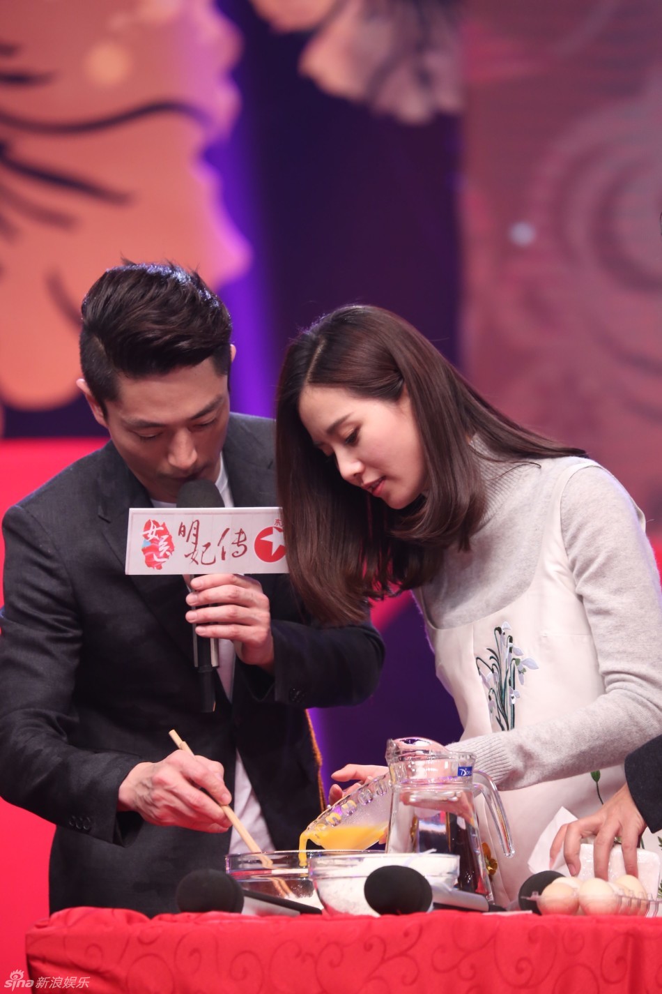 组图:霍建华变表情包卖萌 壁咚刘诗诗心狂跳_高清图集_新浪网