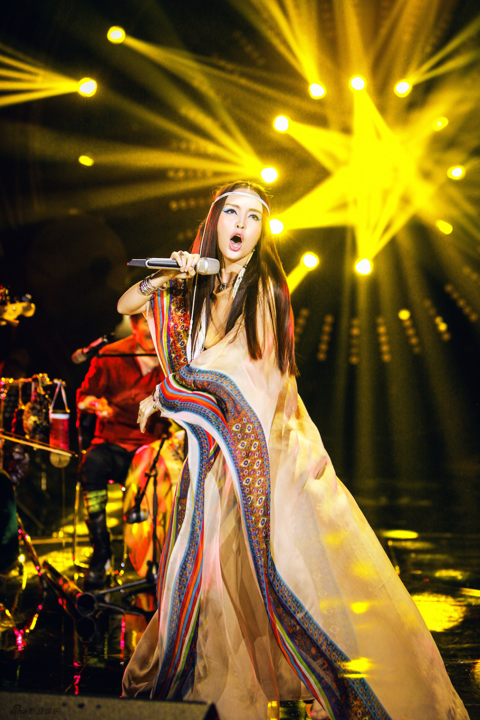 组图:《歌手4》双人淘汰赛 haya关喆绝境开唱_高清图集_新浪网