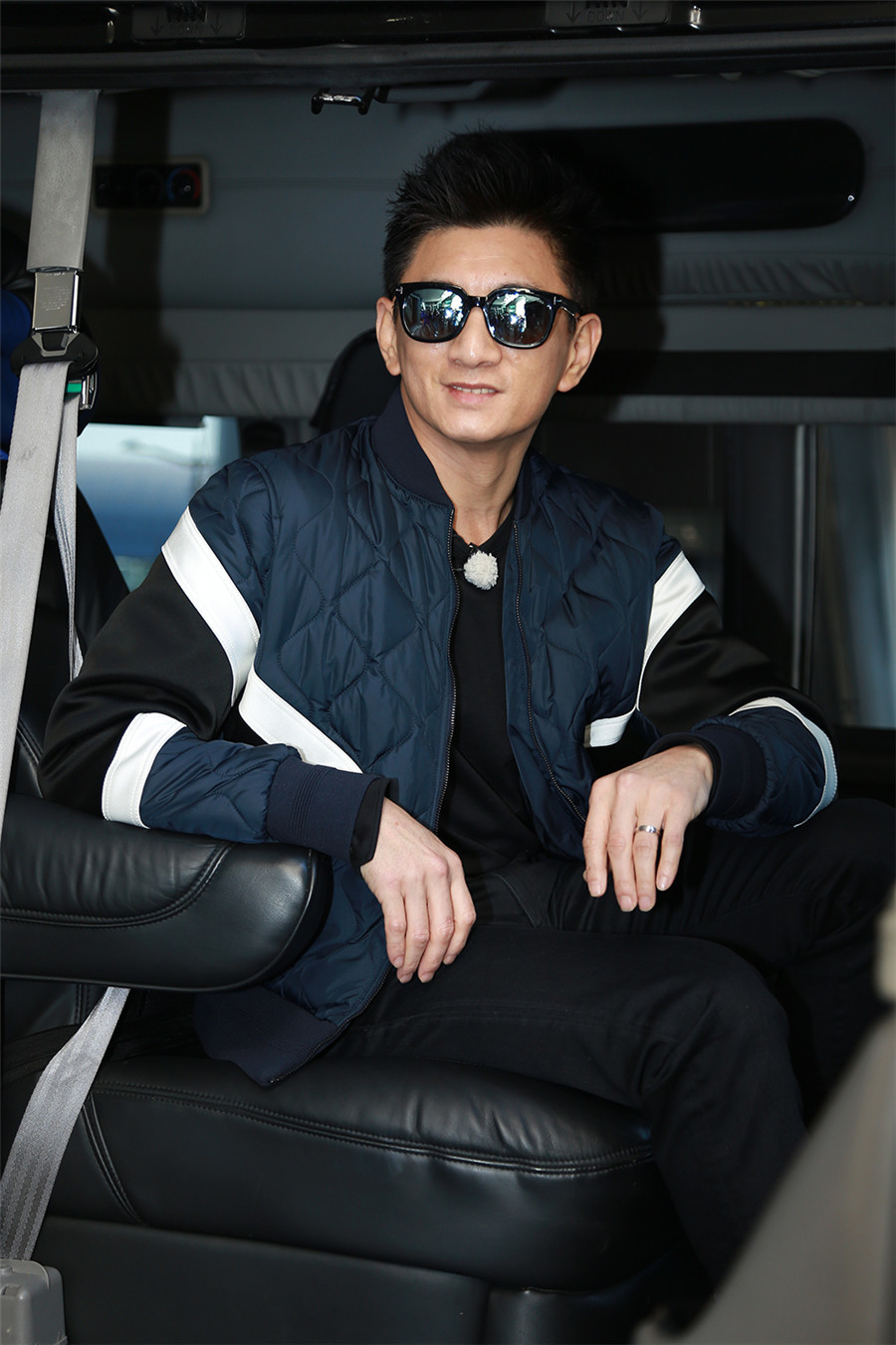 组图:吴奇隆赴韩录节目 人气高机场遭围堵_高清图集_新浪网