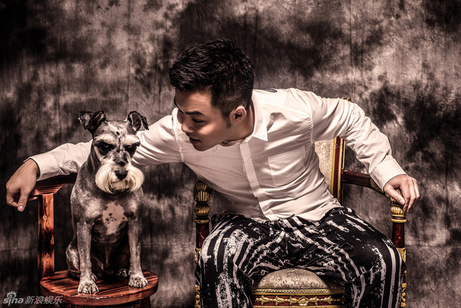 组图:崔志佳帅痞写真 鬼马逗萌形象颠覆_高清图集_新浪网