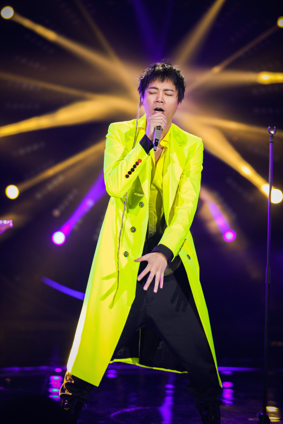 新浪娱乐讯 《我是歌手4》本周播出第三期踢馆赛,信这回又玩起颠覆