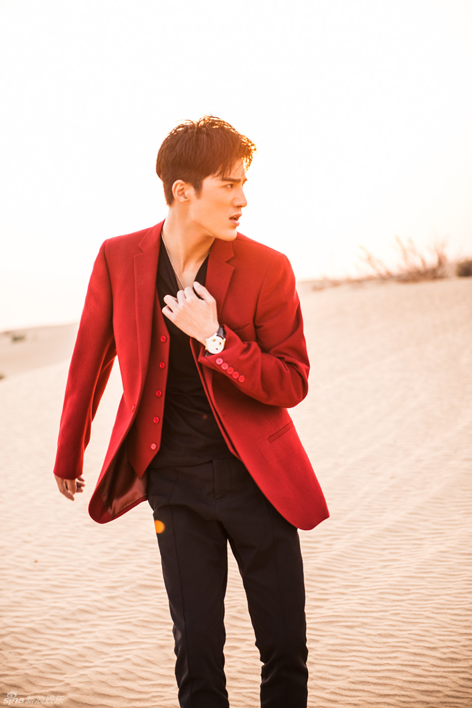 姜潮迪拜贺岁大片