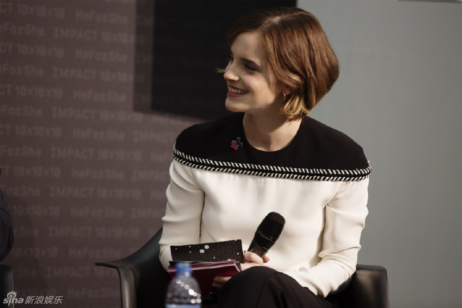 组图:艾玛沃特森再剪短发 轻熟女气质尽显_高清图集_新浪网