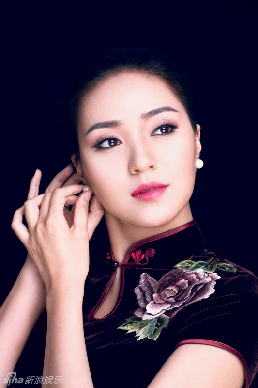 组图:尹航曝光旗袍写真 端庄优雅尽显文化底蕴_高清图集_新浪网