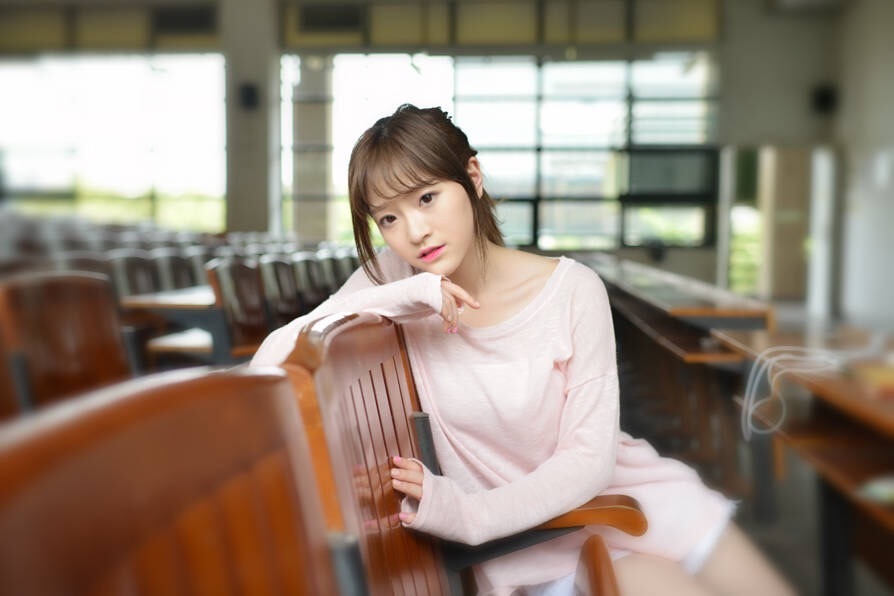 新浪娱乐讯 近日,1931女子偶像组合的一组校园写真曝光,白队成员