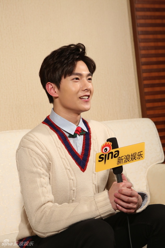 春晚杨洋对话新浪娱乐