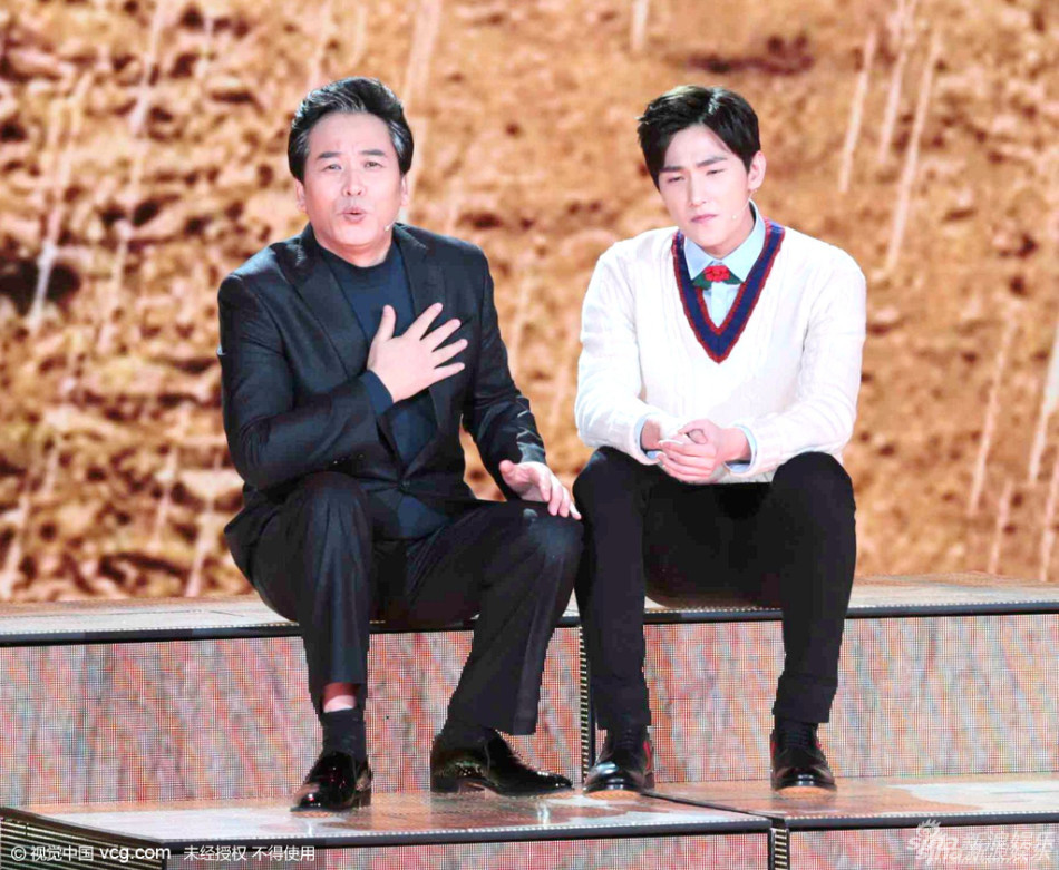 杨洋春晚幕后:三次录音每个表情反复推敲|杨洋|佟铁鑫|央视元宵晚会