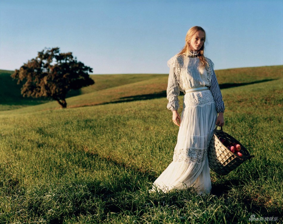 超模演绎清纯乡村女孩 浪漫温馨令人回味