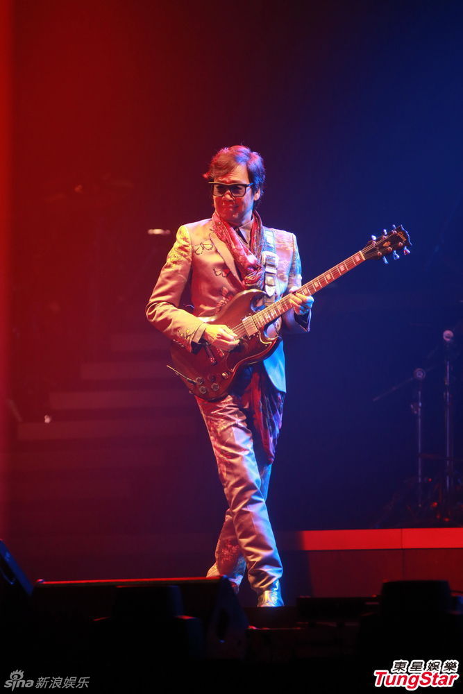 组图:温拿乐队演唱会尾场 霸气风采不输当年_高清图集_新浪网